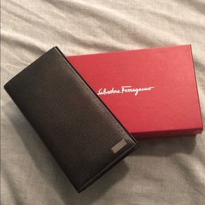 Ferragamo gancini organizer wallet